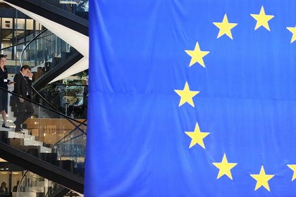 В Европарламенте призвали прекратить выдачу всех видов виз россиянам