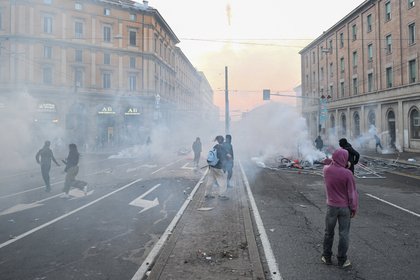 Массовые протесты накрыли Италию и попали на видео