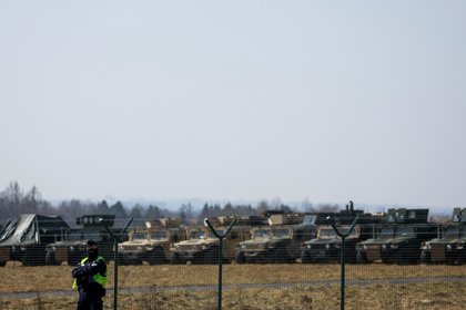 Стало известно о перебоях в работе польского аэропорта из-за «военной активности»