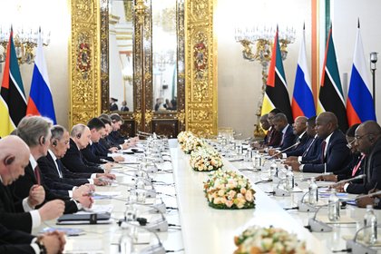 Путин пообещал Мозамбику гуманитарную помощь от России