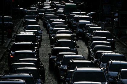 В Киеве усугубился транспортный коллапс после мощного удара по Южному мосту